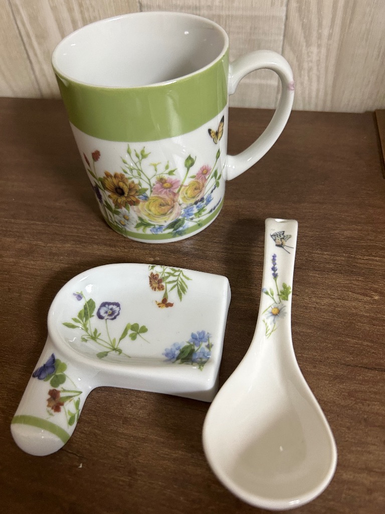 マグカップに箸置き、レンゲセット