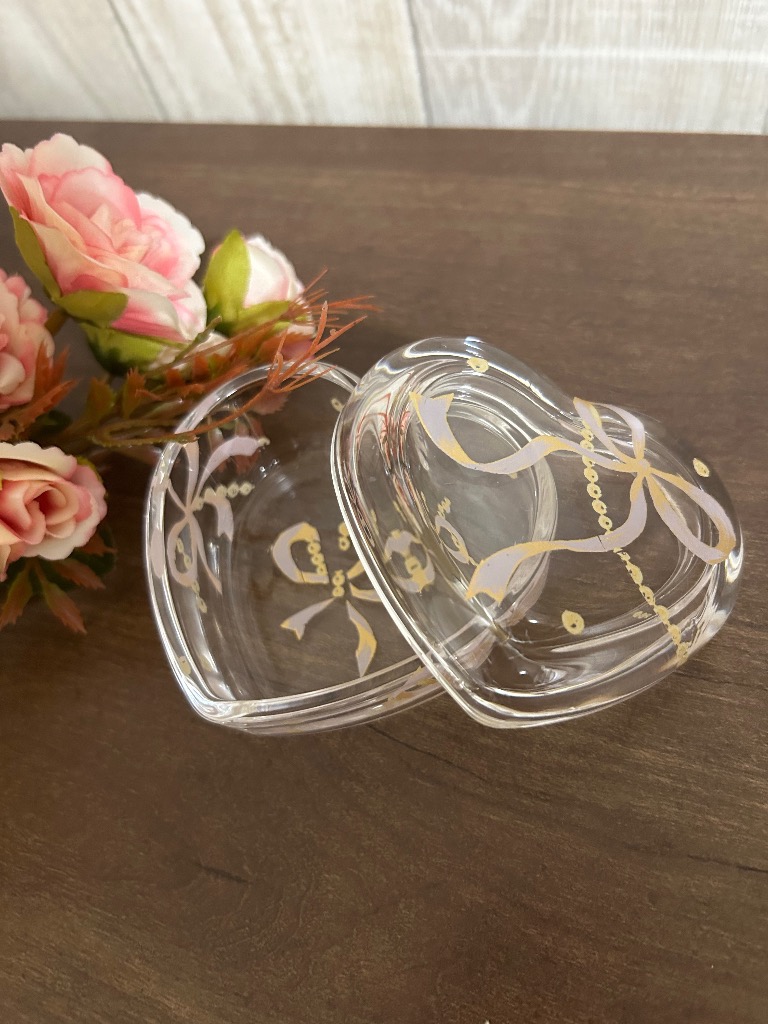 ハート❤️のガラス小物入れ